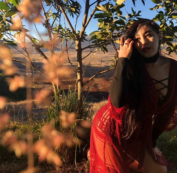 Meet your Posher, Sarah - Picture 4 of 5